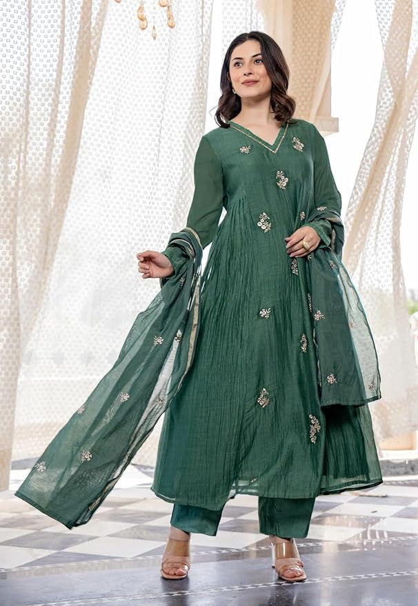 KLOSIA Women Embroidery Solid Anarkali Kurta and Pant Set with Dupatta (Green)